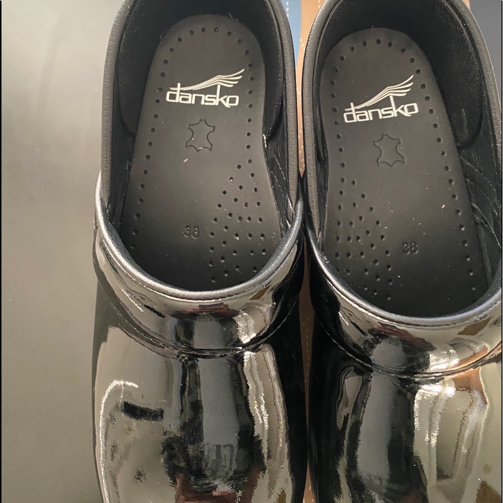 Black patent leather Dansko. NWOT